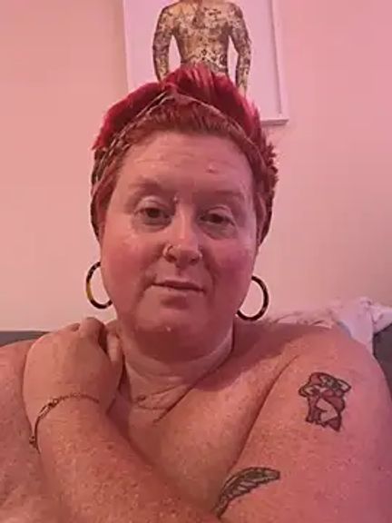 BustyRedxx