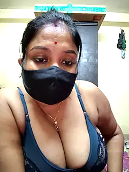Curvy_Trisha
