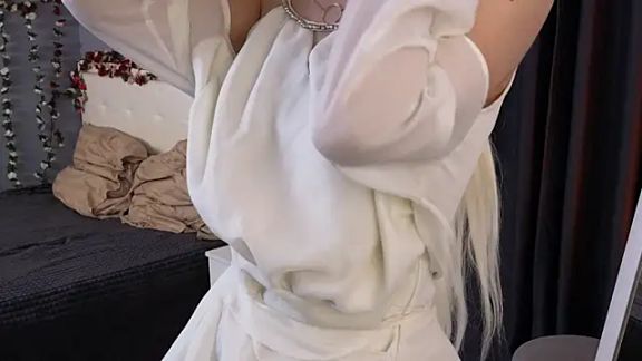 Naomi_Demio