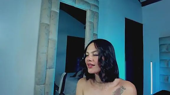 HollyGrey_
