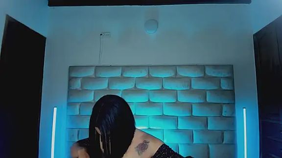 HollyGrey_