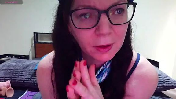PlayfulcurvyyMilf