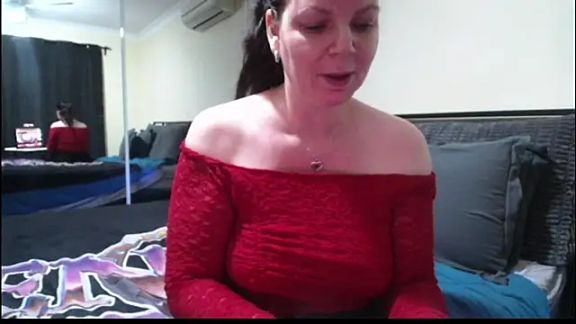 PlayfulcurvyyMilf
