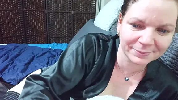 PlayfulcurvyyMilf