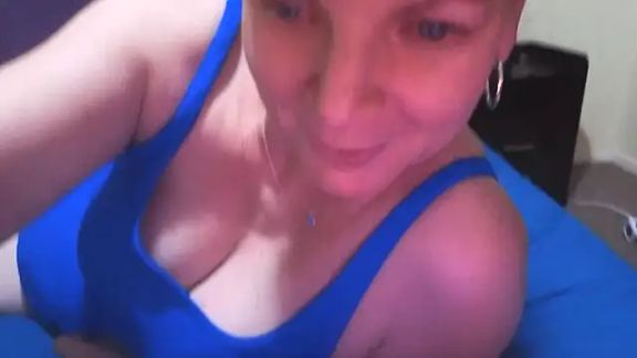 AussieMilf76