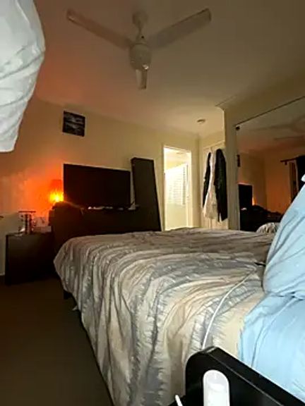 AussieMilf76