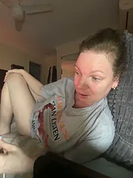 AussieMilf76