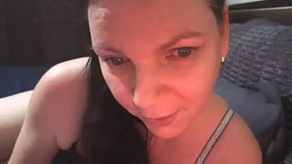 AussieMilf76