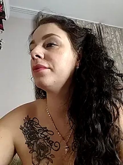 Lola_Hale