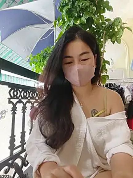 lyna_bl