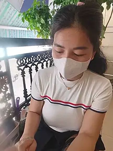 lyna_bl