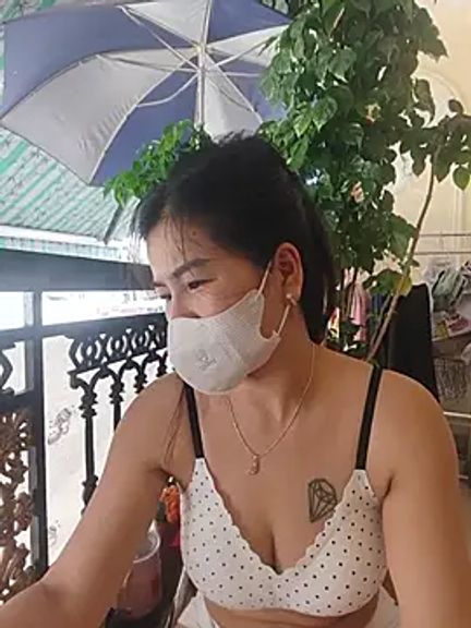 lyna_bl