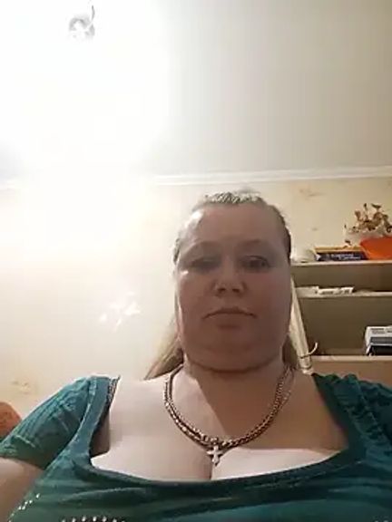 KiraStanton