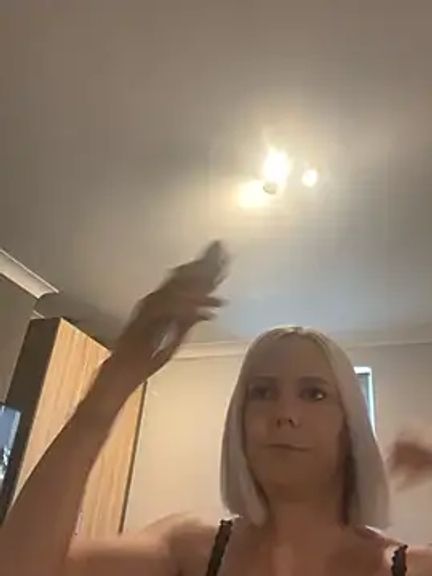 Amelie_BlondeXX