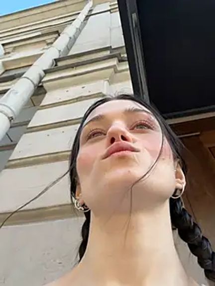Mia_Mia_M