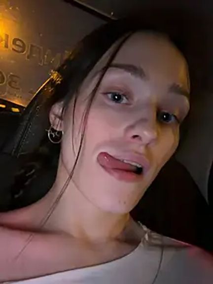 Mia_Mia_M
