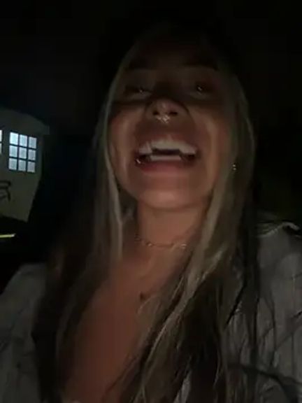 ManuelaVeeleez
