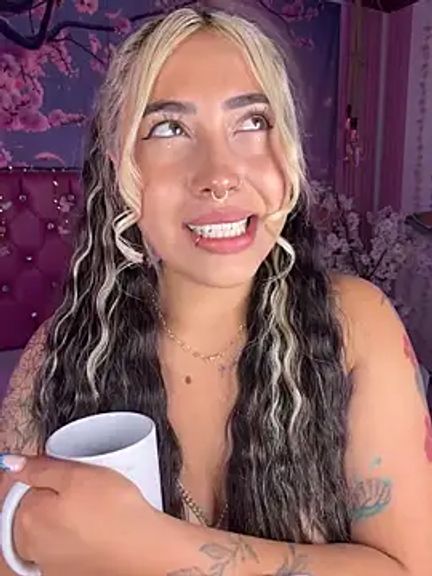 ManuelaVeeleez