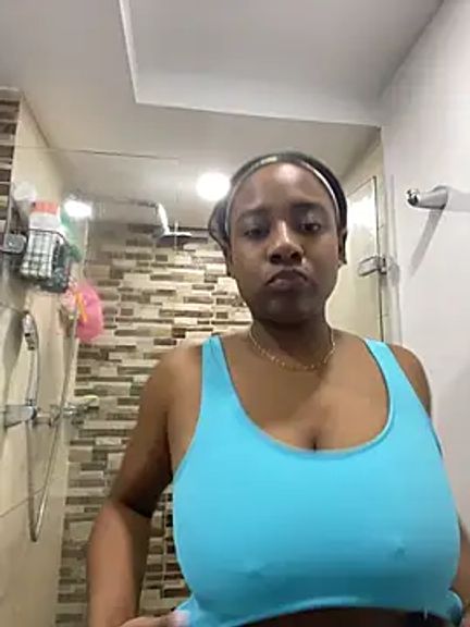 amara_queen_