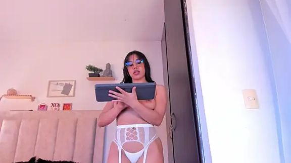 Avaline_Blancx