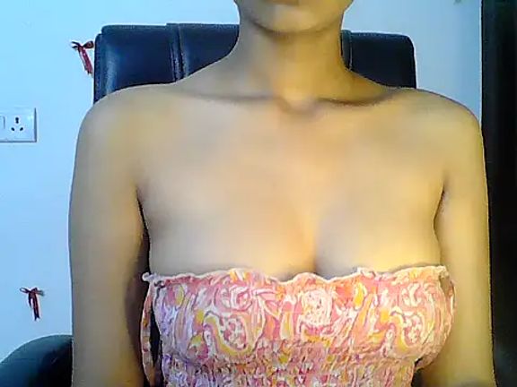 Hot_Deepansi02