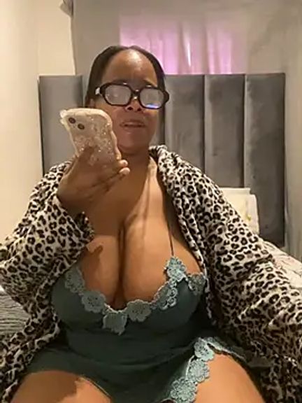 Saggy_areola95