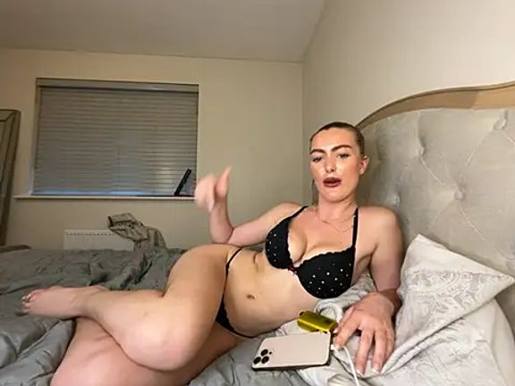 Lola_RaeX