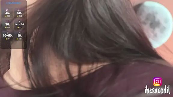adriana_allien