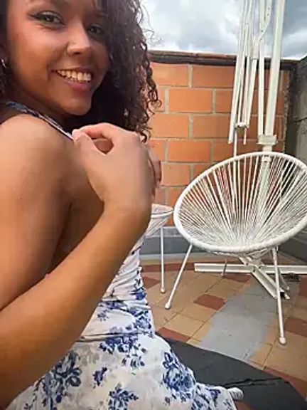 CurlyOopsieXXX