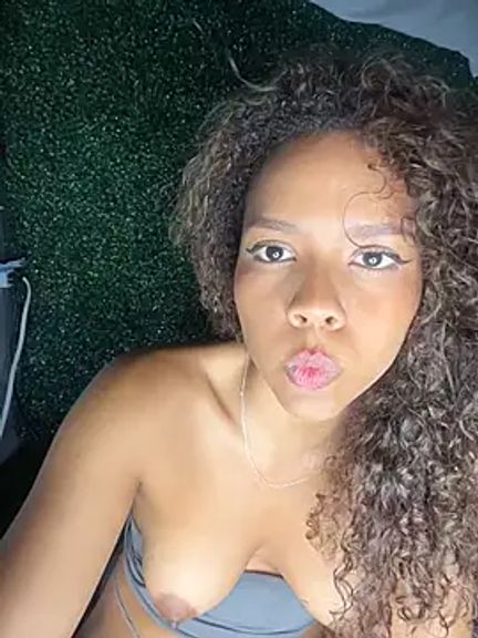 CurlyOopsieXXX