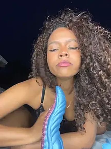 CurlyOopsieXXX