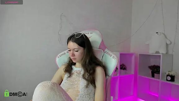 Nicole_Charm