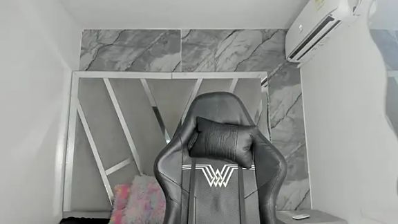 Mia_Petiteht