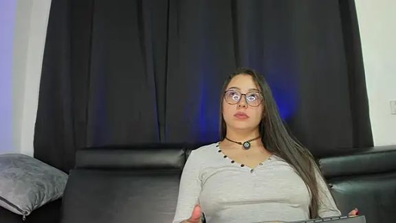 Pamelaa_moon1