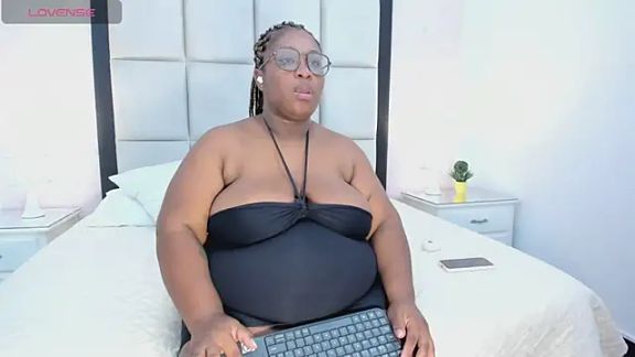 TreisyVixen