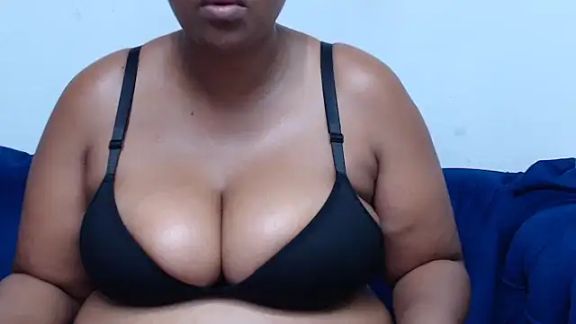 Busty_NickiXXX