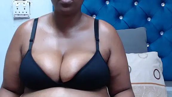 Busty_NickiXXX
