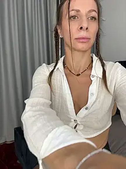 Mira_Luna