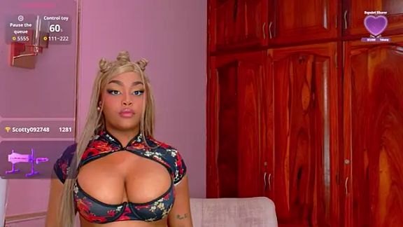 TiannahGlow