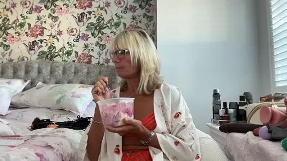 NaughtyTraceyCougar