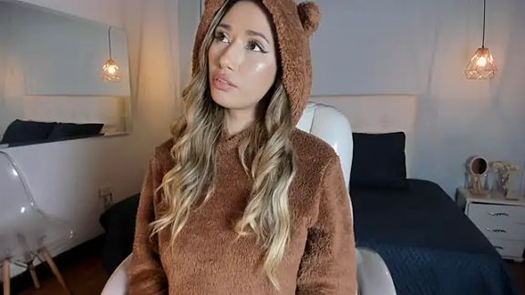 Emma23__