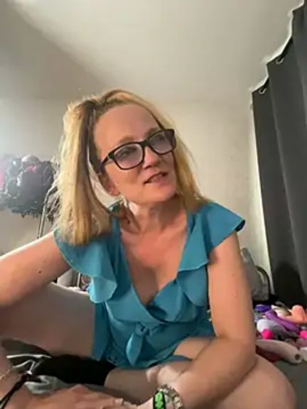 LizzieZ1975