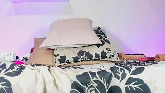 sofi_decker