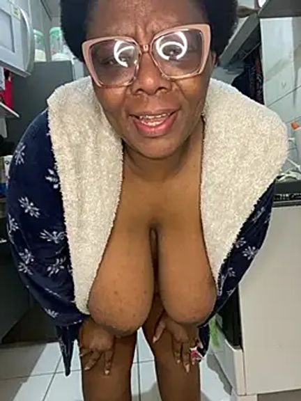 BoobsQueeen
