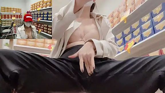 Sneaky_Cumshoot