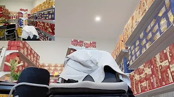 Sneaky_Cumshoot