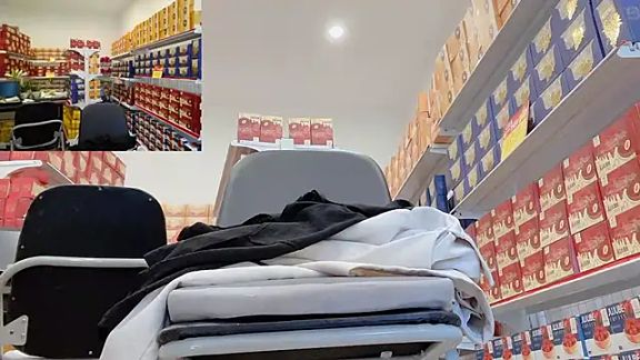 Sneaky_Cumshoot