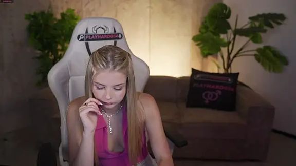 Melissa_kiss054