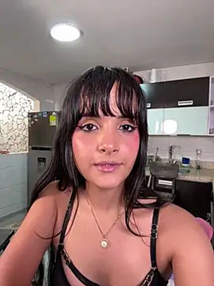 kevin_hotgirls