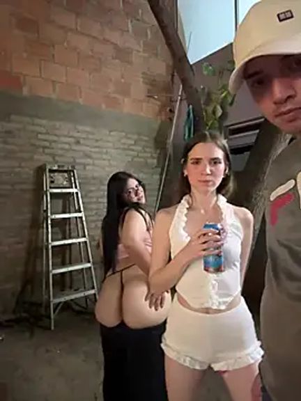 kevin_hotgirls